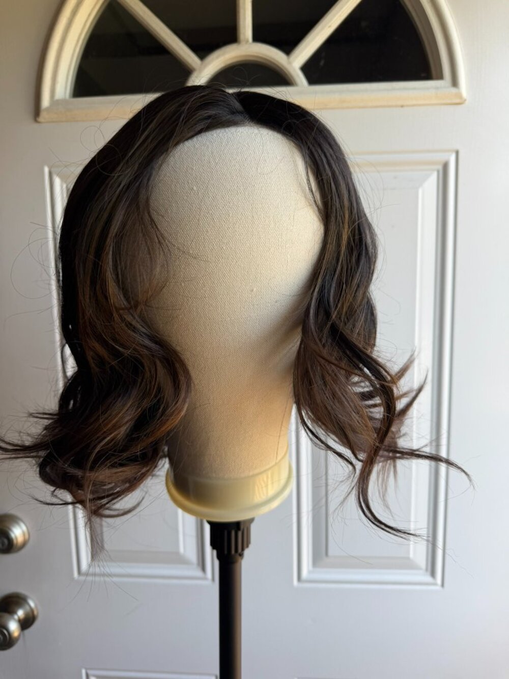 NWT Chelsey Smith Crowns (CSC) Synthetic Wig - Kelsi Short - Standard Size Cap - Picture 3 of 5